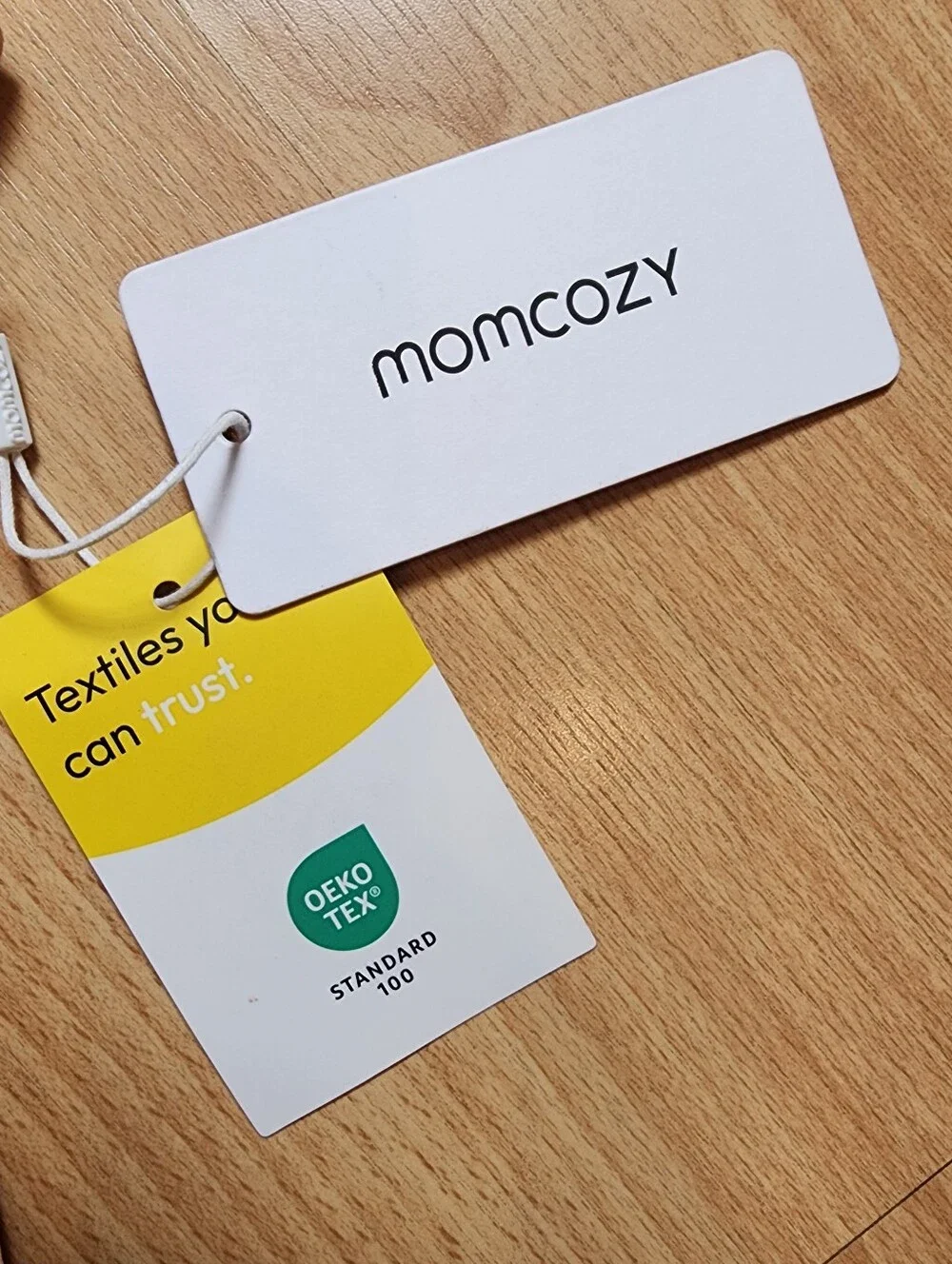 Momcozy bra hands